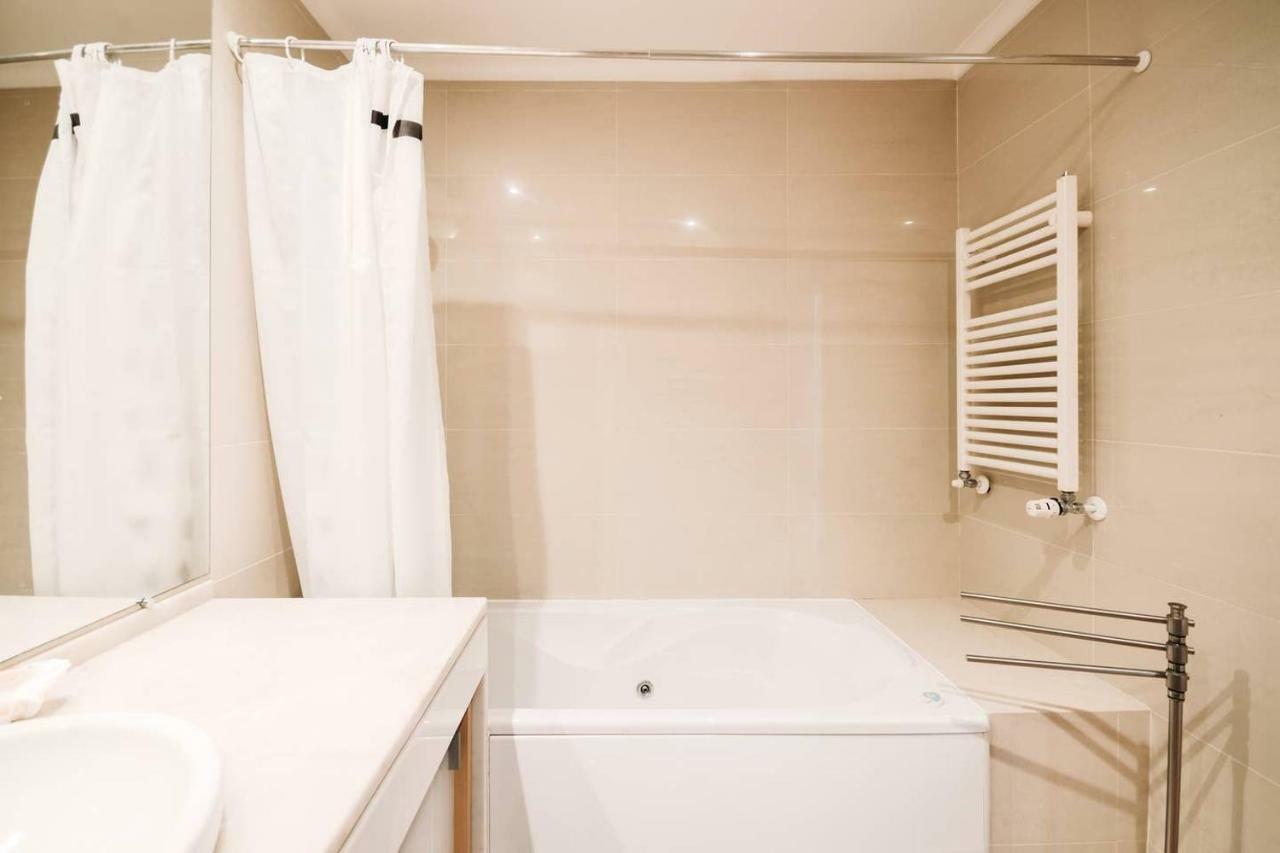 Fantastic Seaside Family Apartment With Pool パレーデ エクステリア 写真