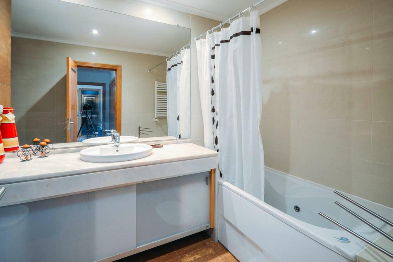 Fantastic Seaside Family Apartment With Pool パレーデ エクステリア 写真